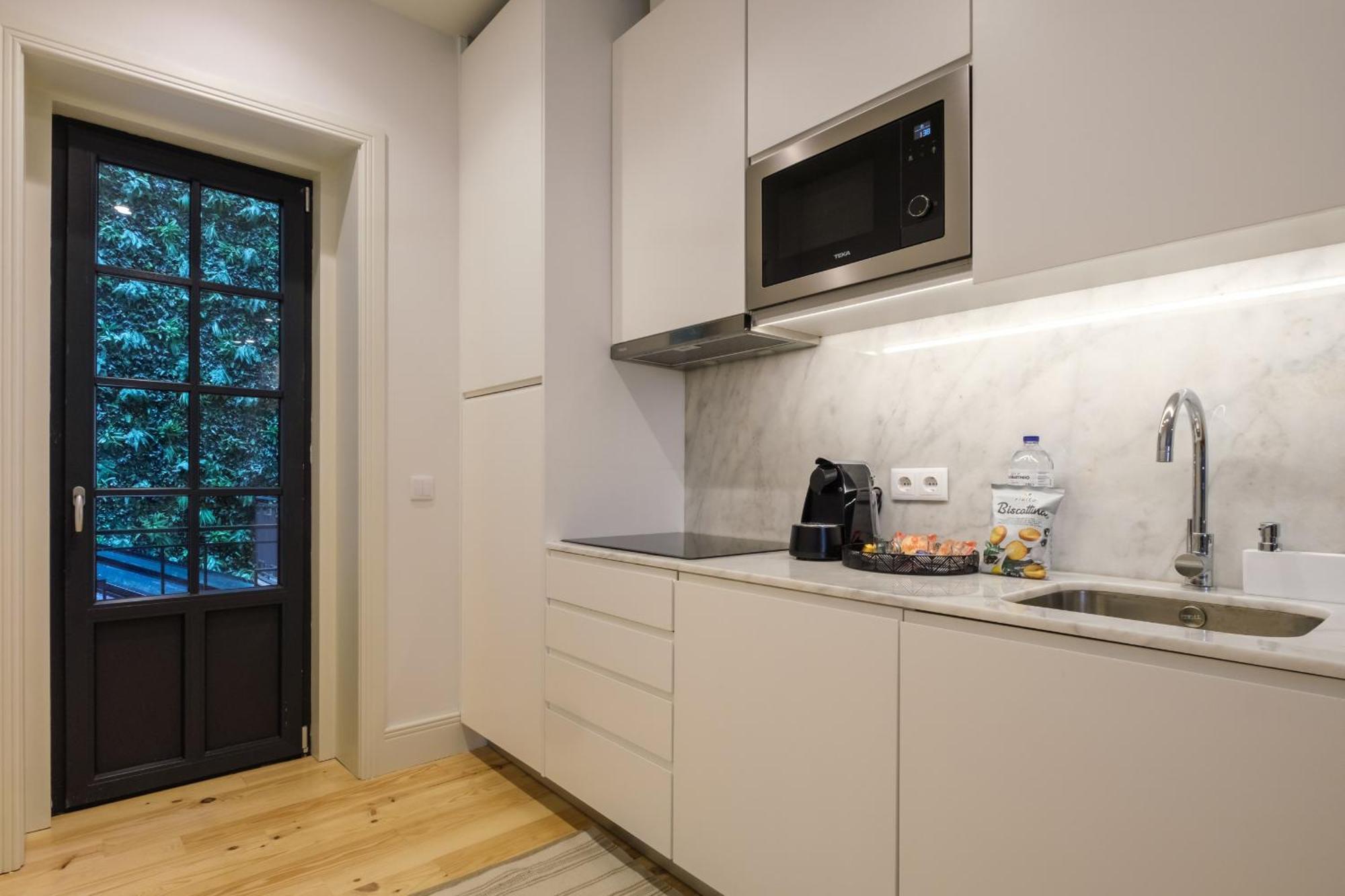 Art Deco 13 Luxury 2br Downtown Metro Ac Apartment Porto
