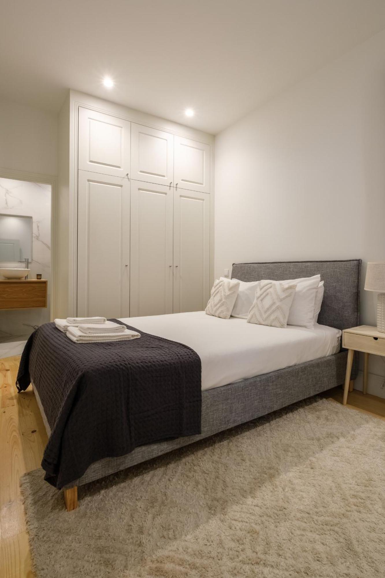 Apartment Art Deco 13 Luxury 2br Downtown Metro Ac Porto